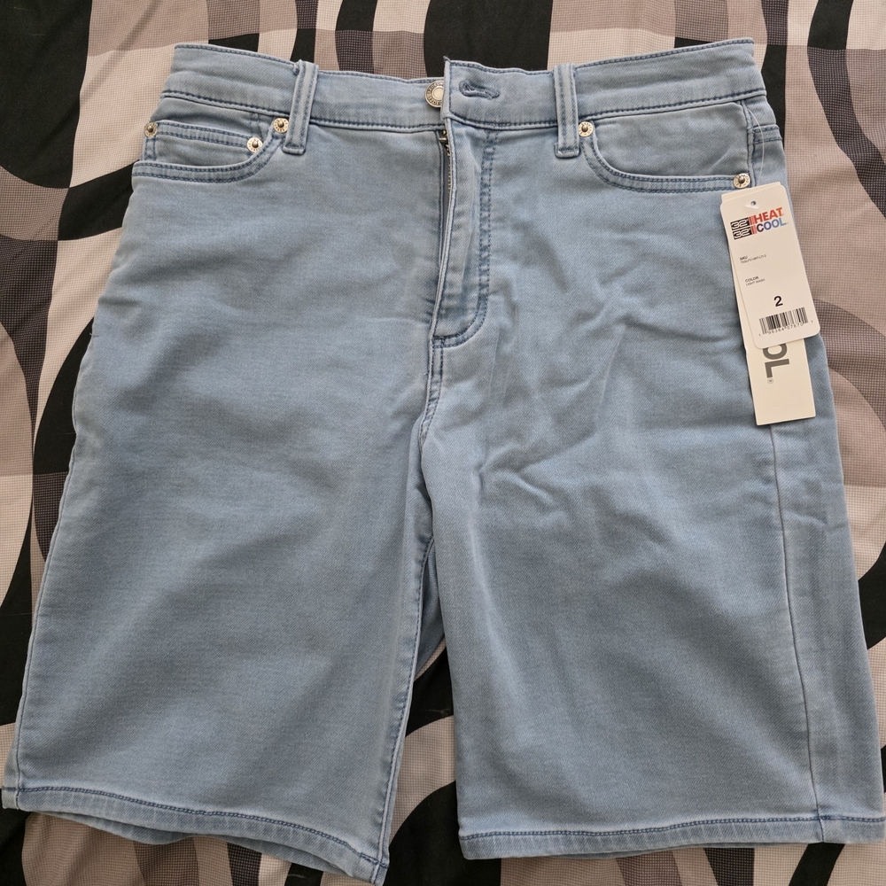 32° Light wash bermuda short